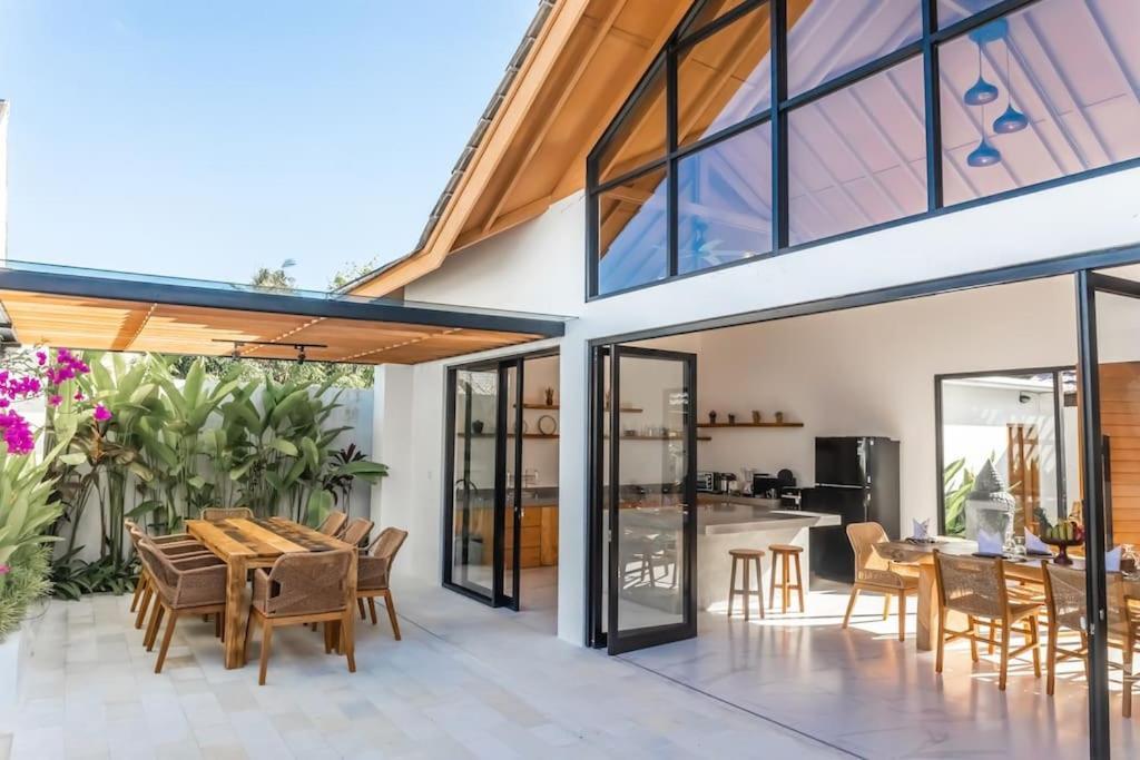 Villa Hakem Elegant And Modern 4 Bedrooms Villa Pool View Canggu Exterior foto