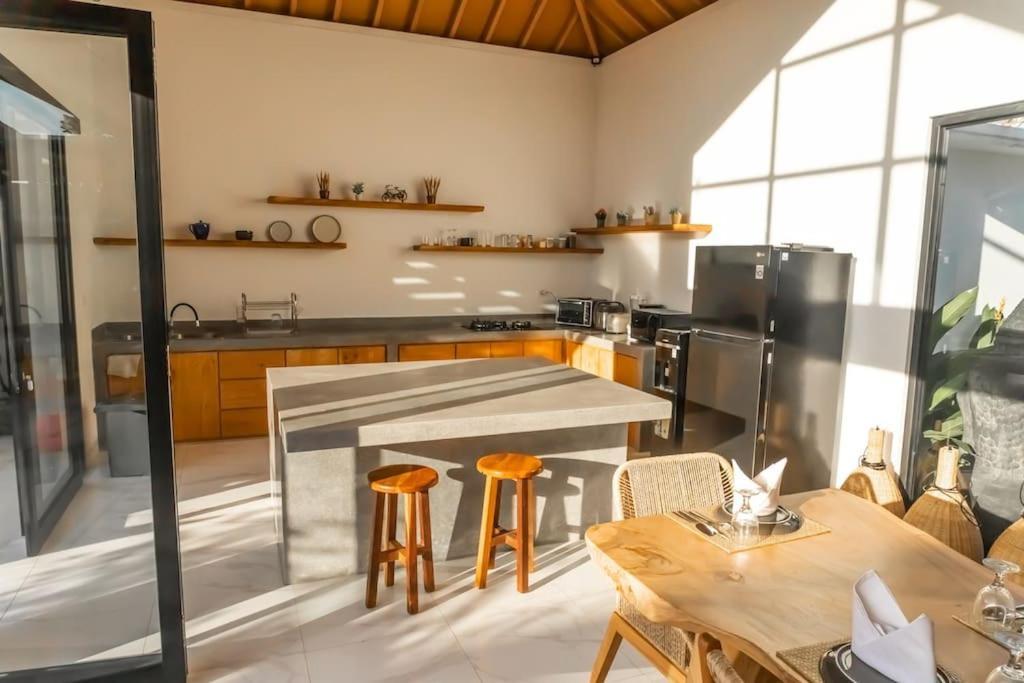 Villa Hakem Elegant And Modern 4 Bedrooms Villa Pool View Canggu Exterior foto